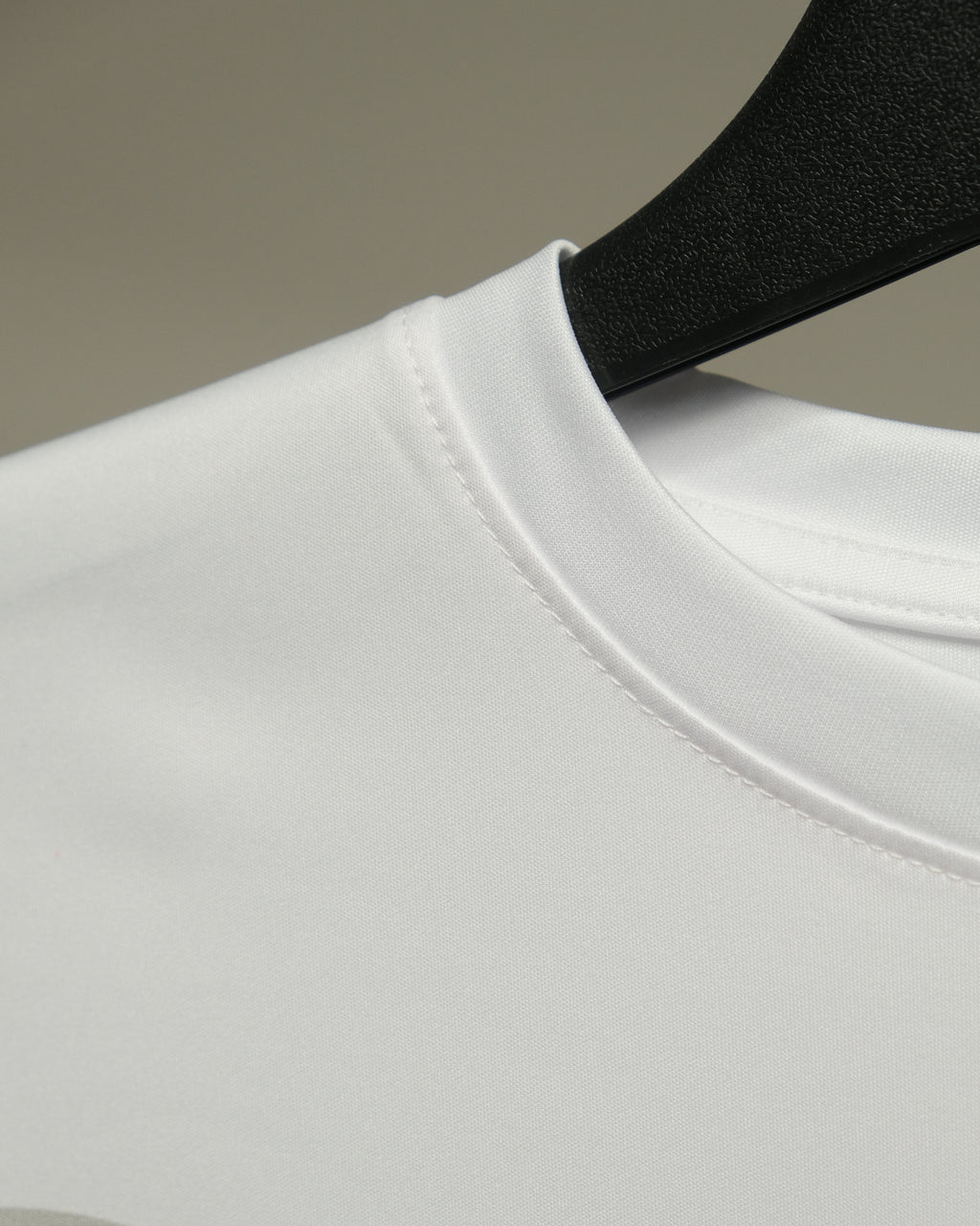 Weavy Paneled Tee — Monochrome