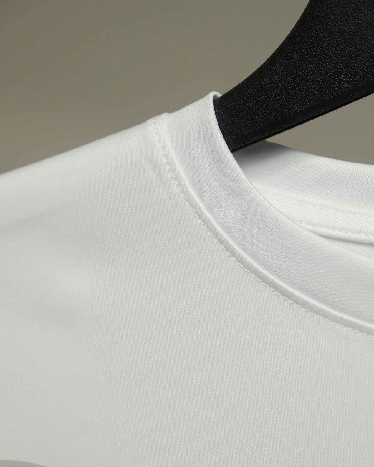 Weavy Paneled Tee — Monochrome